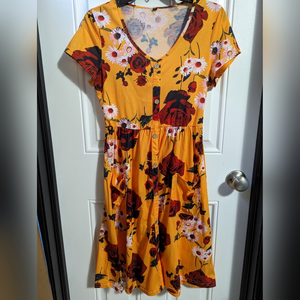 Floral pattern midi dress size small